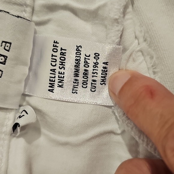 HUDSON Women's Amelia Mid Rise Knee Short Optical White Sz 27 EUC MSRP $145 - Picture 9 of 12